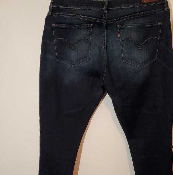 Levis Jeans - Picture 2 of 2